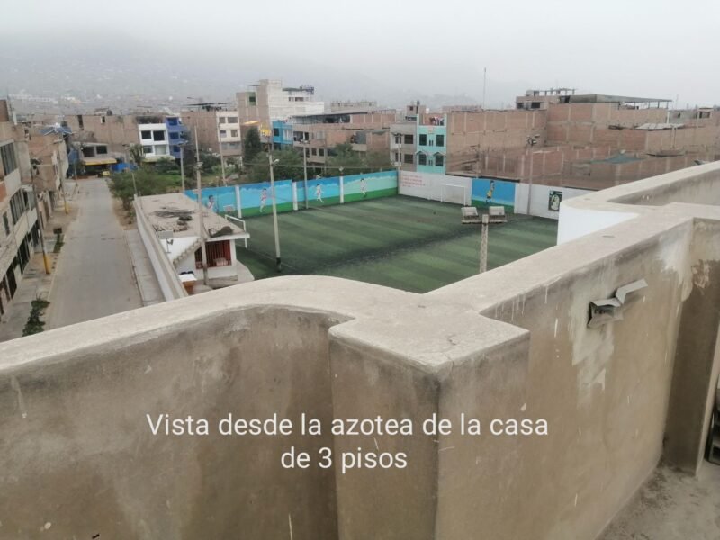 BAJO DE PRECIO: Venta de Casa de 3 pisos , ideal para negocio de alquiler de dptos. en Carabayllo
