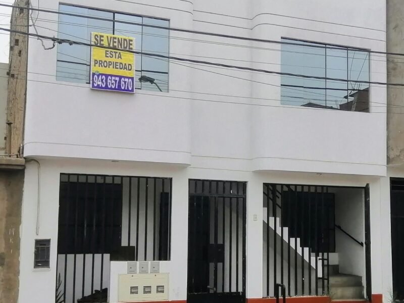 BAJO DE PRECIO: Venta de Casa de 3 pisos , ideal para negocio de alquiler de dptos. en Carabayllo