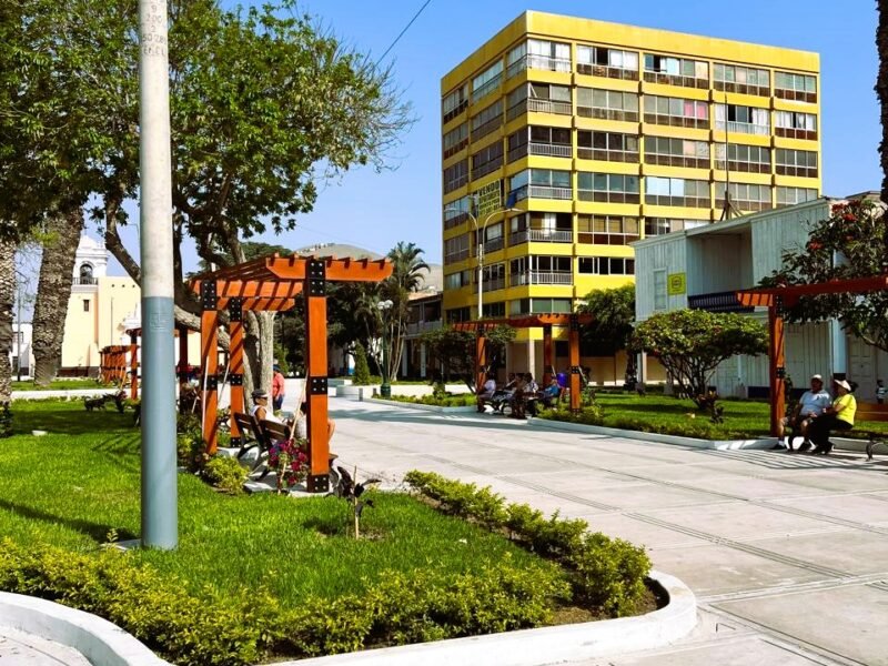 Departamento en 7o Piso. Plaza de Armas. Ancón. Lima