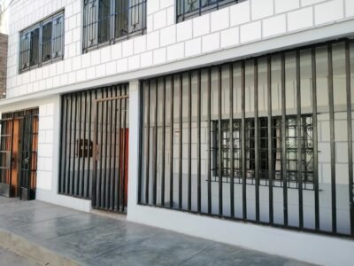 VENTA CASA DE 2 PISOS – IDEAL PARA NEGOCIO DE ALQUILER DE DPTOS.