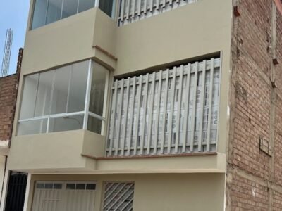 Venta de Casa de 3 pisos en Urb. Santa Maria, Carabayllo